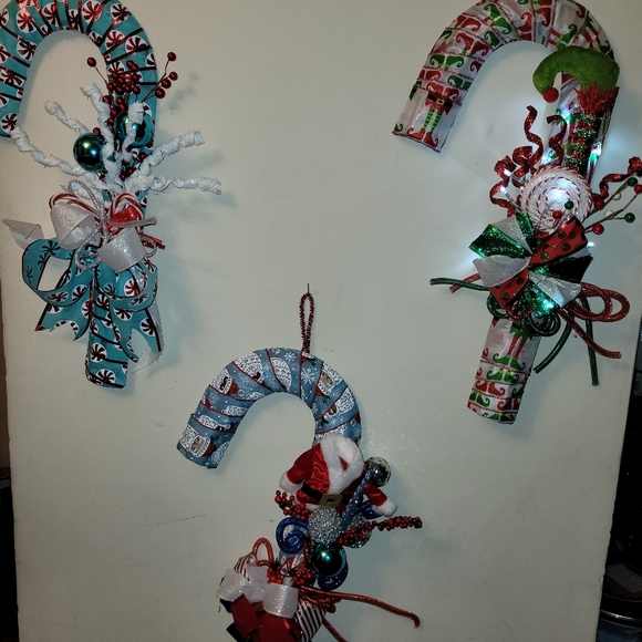 Custom Christmas Wreaths - Picture 13 of 15